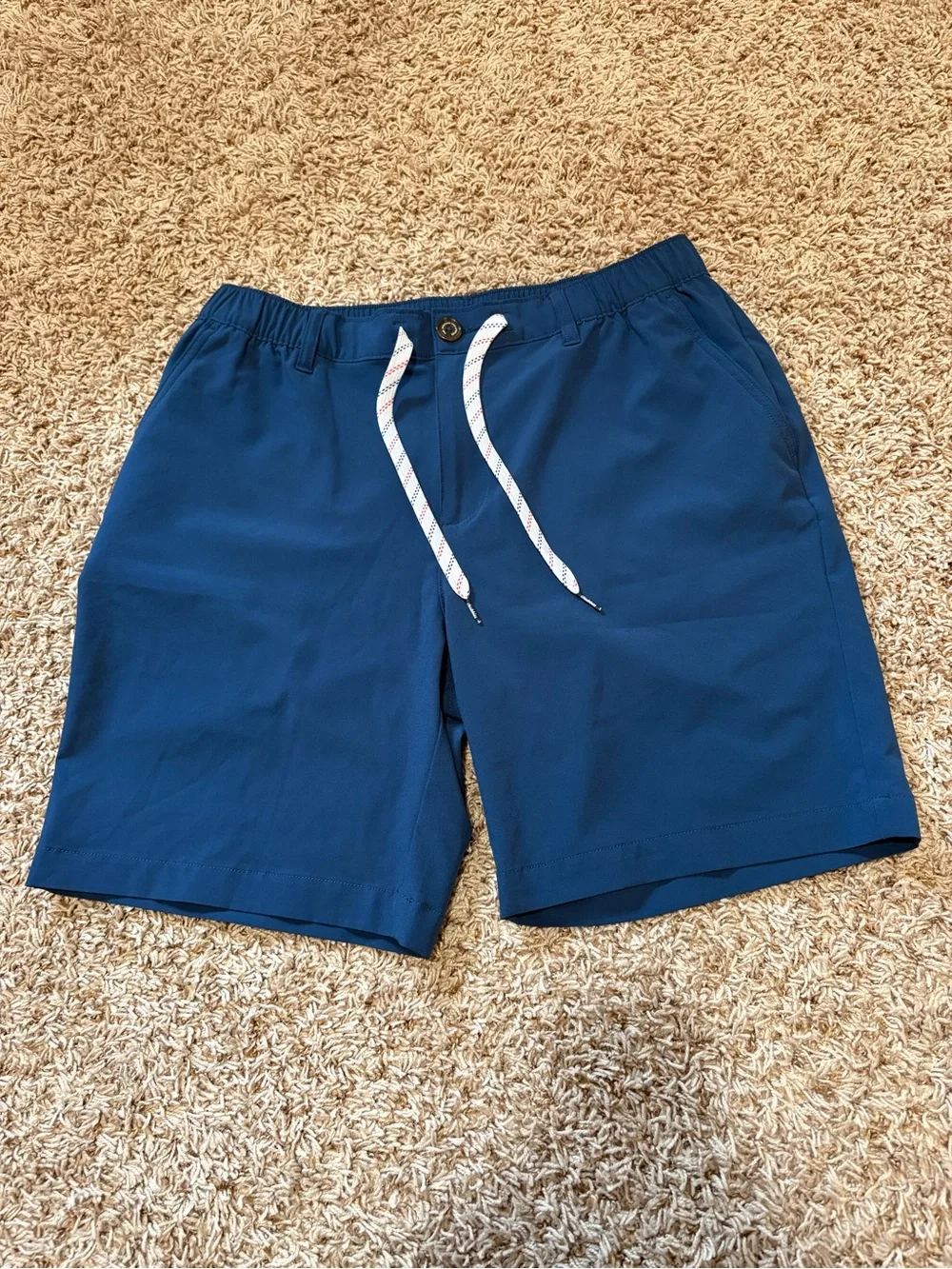 Chubbies Everywear performance shorts navy blue men’s size large 8” inseam